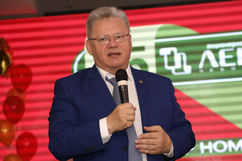 Петр Чекмарев