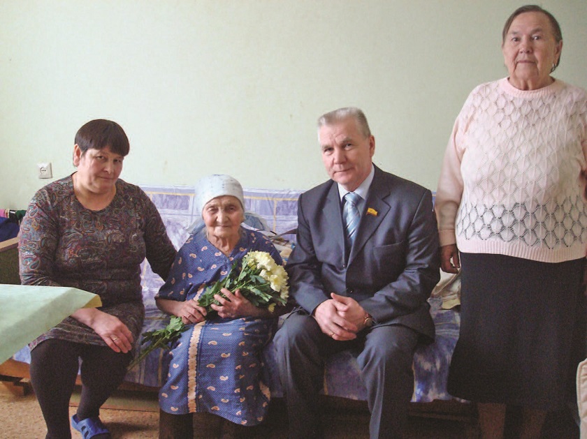 Николай Федорович Угаслов помогает благотворительным организациям, нуждающимся семьям, школам и детским садам города