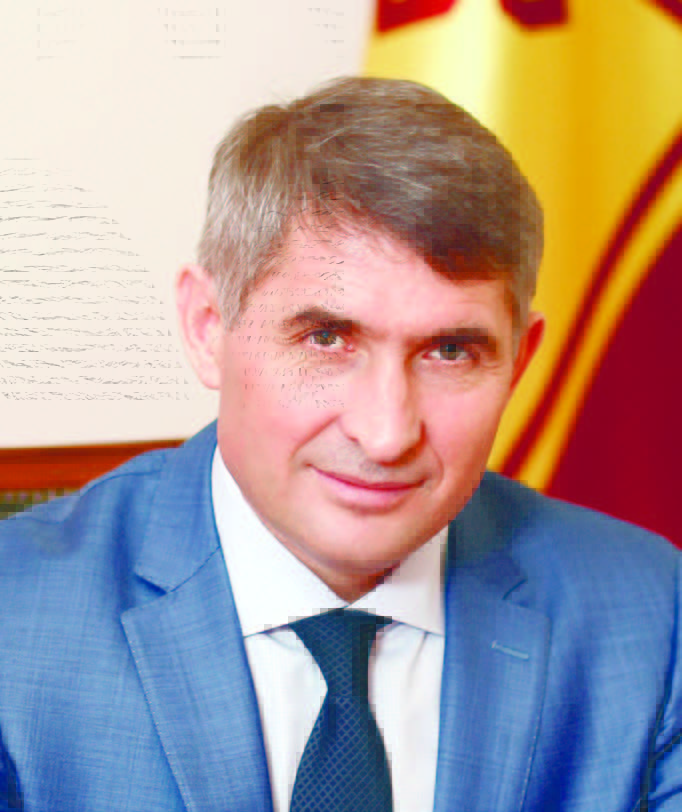 Олег Николаев
