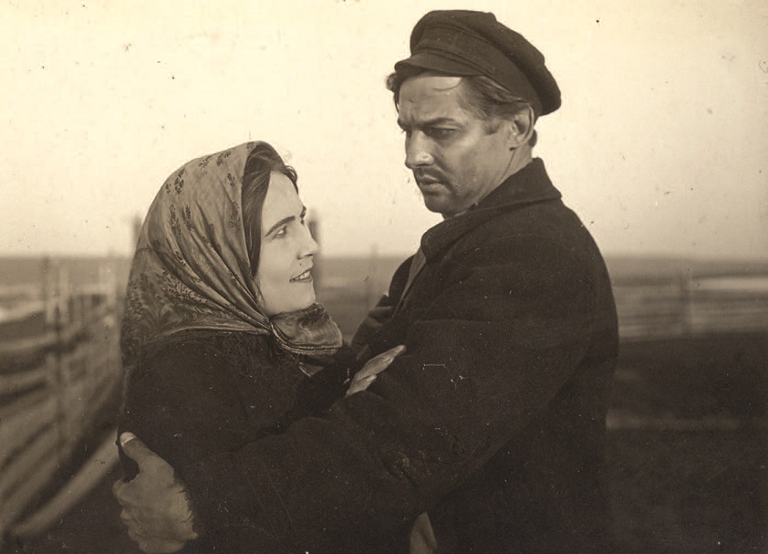 Кадр из фильма «Ял» (Вихрь на волге) с Тани Юн (Максимов-Кошкинский, «Чувашкино»)