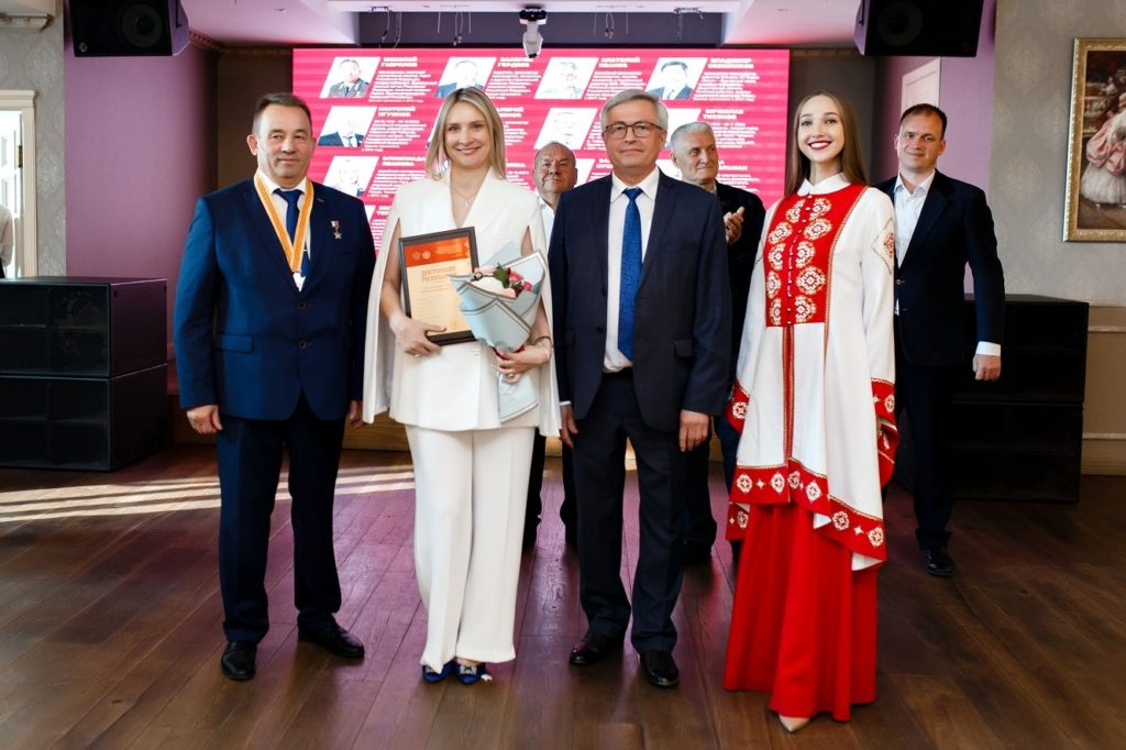 Соучредитель Швейной фабрики «Элита» Ольга Юрьевна Карезина на церемонии присвоения звания "Достояние Республики"