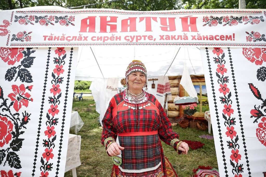 31 мая в Ульяновске широко отметили Акатуй — один из самых почитаемых чувашских земледельческих праздников, знаменующий окончание весеннего сева