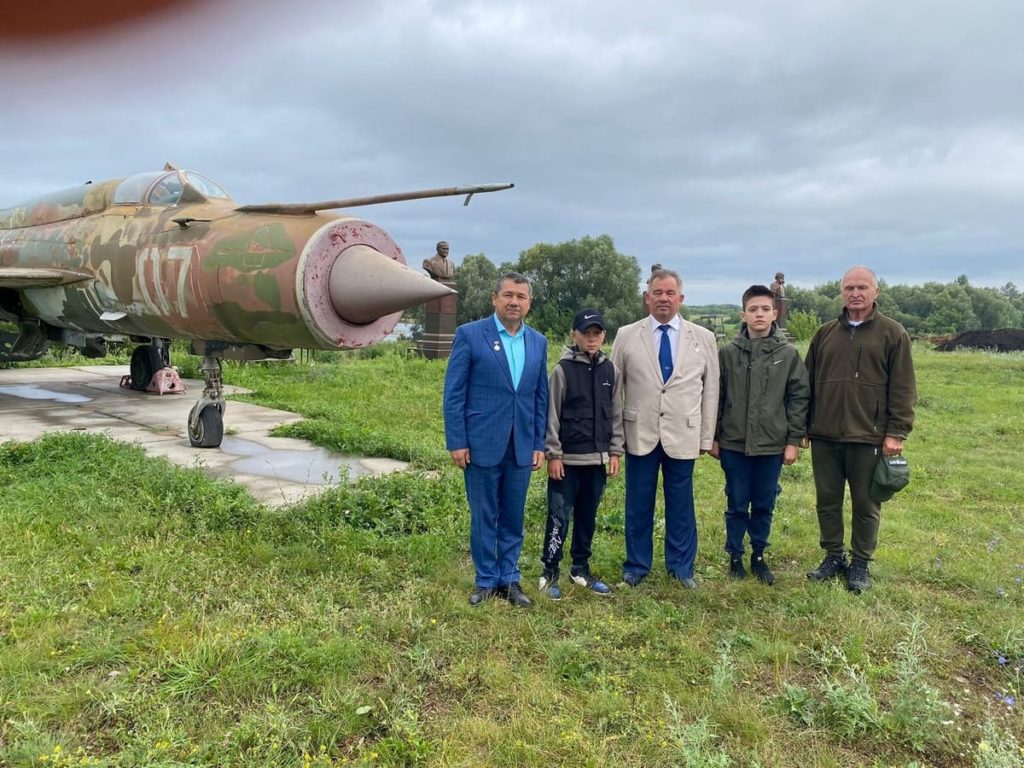 Ученики Слакбашевской СОШ Егор Андреев и Ярослав Иванов побывали в Международной аэрокосмической школе