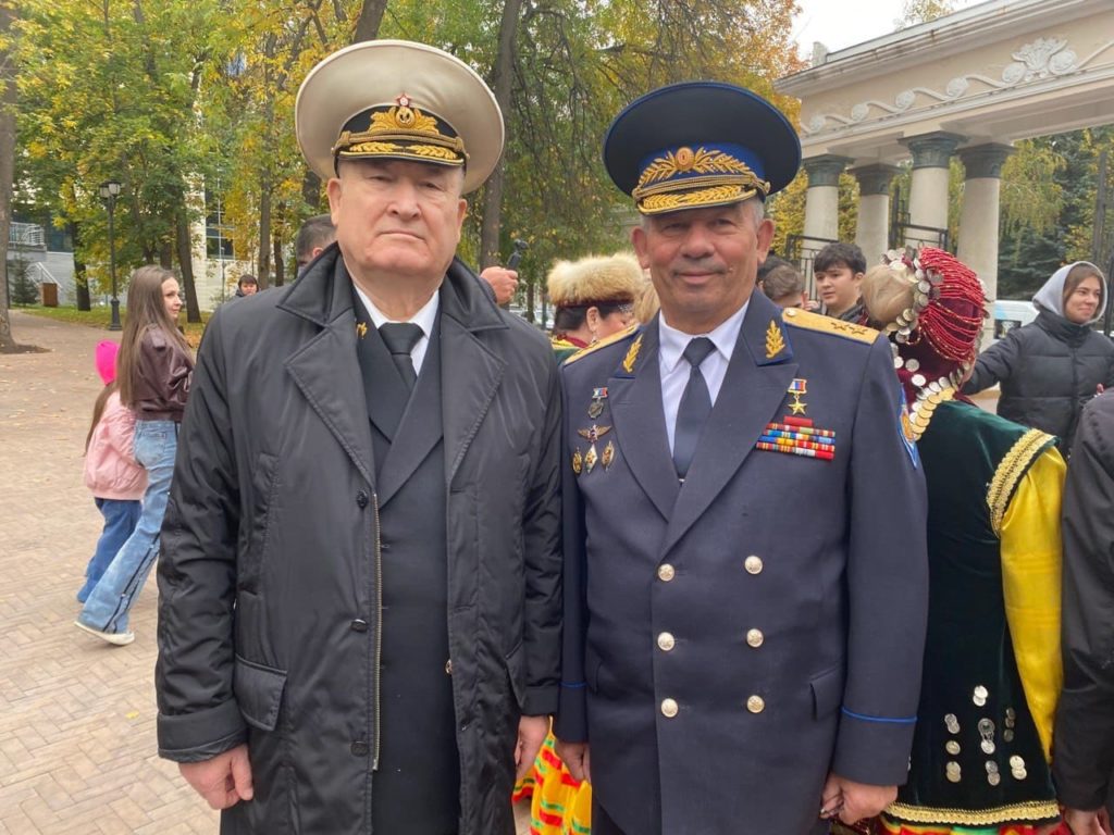В Башкортостане в 35-й раз прошел Международный Аксаковский праздник. Главной площадкой стало с. Надеждино Белебеевского р-на. Здесь находится усадьба семьи Аксаковых, описанная в повести «Детские годы Багрова-внука», – великий писатель провел в ней свое детство.