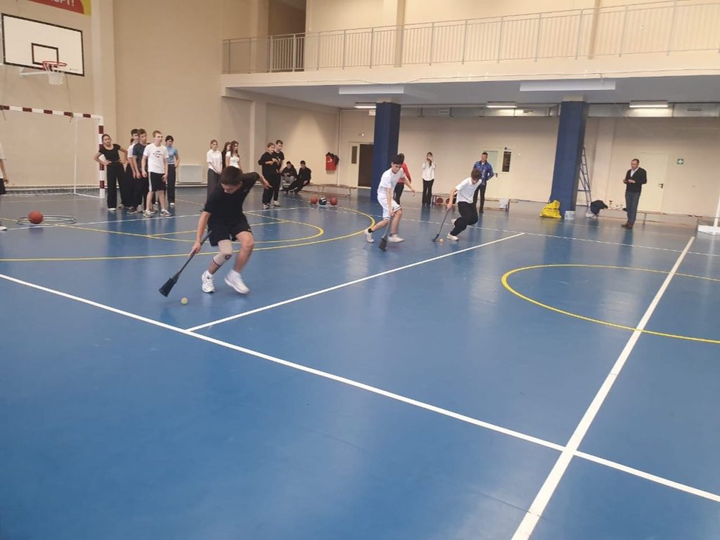 Теме защиты Родины и преемственности поколений посвящена встреча в МАОУ «СОШ №1» г.Чебоксары. Она прошла при участии легенды - полковника Григорьева Юрия Ивановича, командира спецназа СОБР 1995-2000 г.