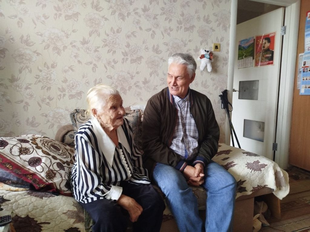 25 декабря мы вместе с членом патриотической организации «Достояние Республики», генеральным директором ЗАО «Промэнерго» Анатолием Флегентовичем Ивановым побывали в гостях у Агриппины Алексеевны Янович — ветерана войны и труда, человека с удивительной судьбой и светлой душой