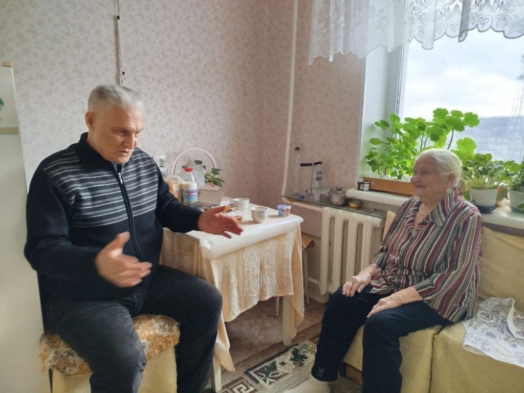 25 декабря мы вместе с членом патриотической организации «Достояние Республики», генеральным директором ЗАО «Промэнерго» Анатолием Флегентовичем Ивановым побывали в гостях у Агриппины Алексеевны Янович — ветерана войны и труда, человека с удивительной судьбой и светлой душой