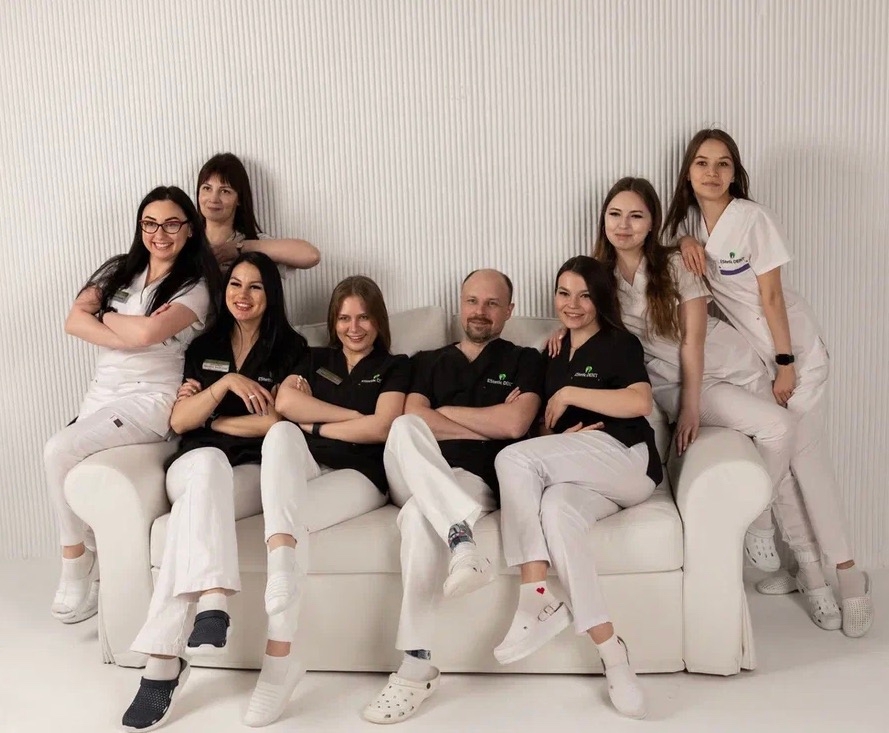 Estetic Dent – одна из немногих клиник Чебоксар, где особое внимание уделяют эстетической стоматологии. Здесь восстанавливают здоровье зубов, корректируют прикус, помогают людям вернуть уверенность в себе.