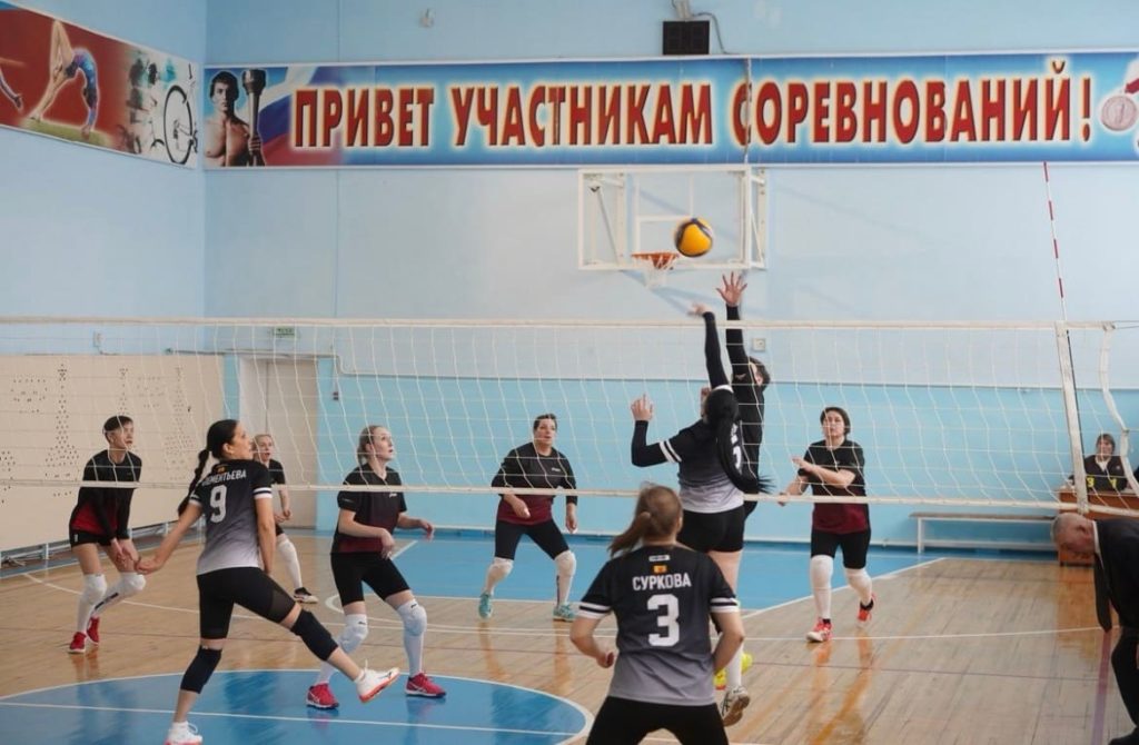 В преддверии Международного женского дня, 7 марта 2026 года, в селе Батырево Чувашской Республики состоялся Первый Открытый турнир по волейболу среди женских команд на призы заслуженного работника физической культуры Российской Федерации Алексея Егоровича Краснова.