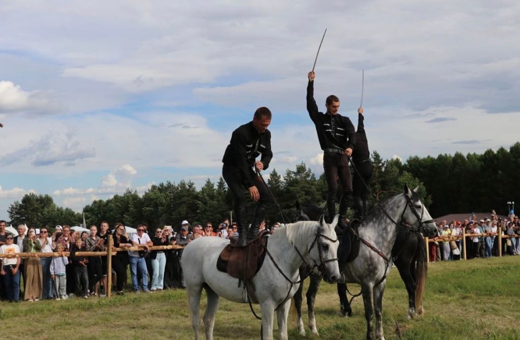 Праздник, посвящённый окончанию посевных, вновь напомнил нам о корнях, о мудрости предков и о глубокой связи человека с родной землёй.