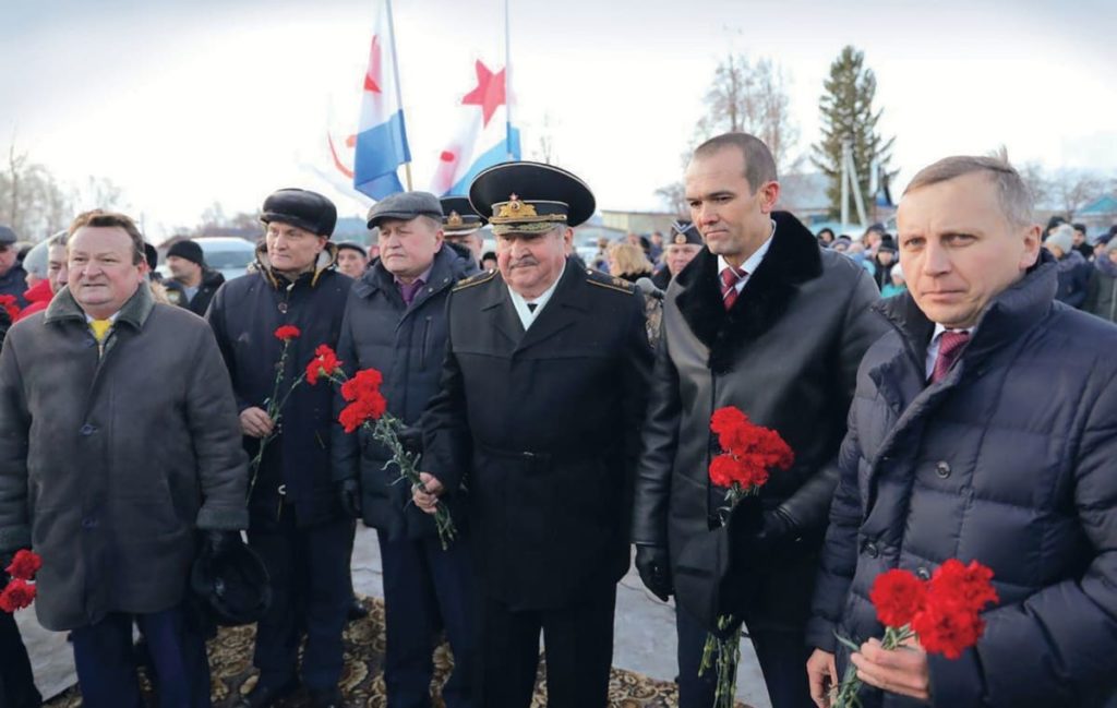 Памятник «Якорь», посвященный вице-адмиралу В.П. Разумову, открыт в селе Старочелны-Сюрбеево Комсомольского района