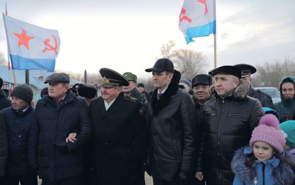 Памятник «Якорь», посвященный вице-адмиралу В.П. Разумову, открыт в селе Старочелны-Сюрбеево Комсомольского района