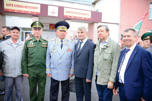 На открытие бюста генерал-полковнику А.Г. Викторову