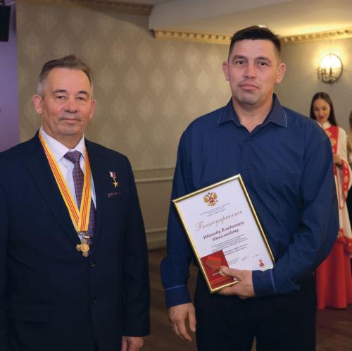 Награждаемый Евгений Петров