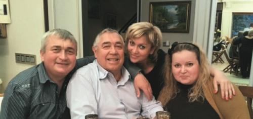 Со старшими детьми Сергеем, Ниной и Анной